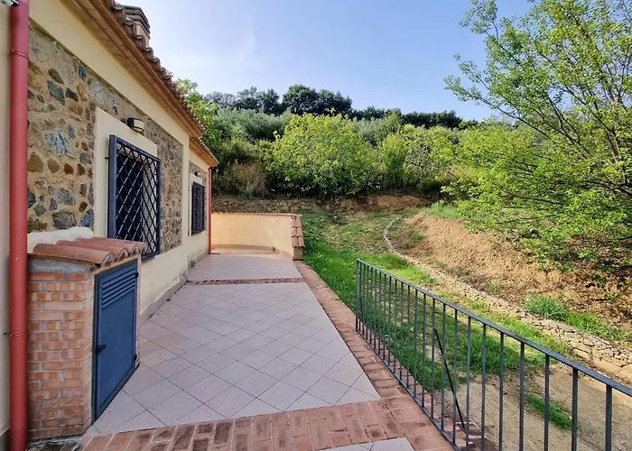 Villa In 8 Ettari Di Campagna, A 20\' Dal Mare
